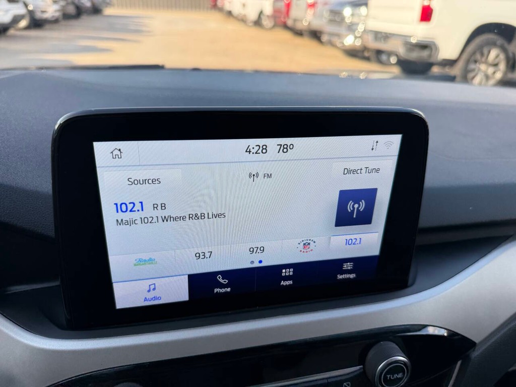 Ford Escape Vehicle Full-screen Gallery Image 25