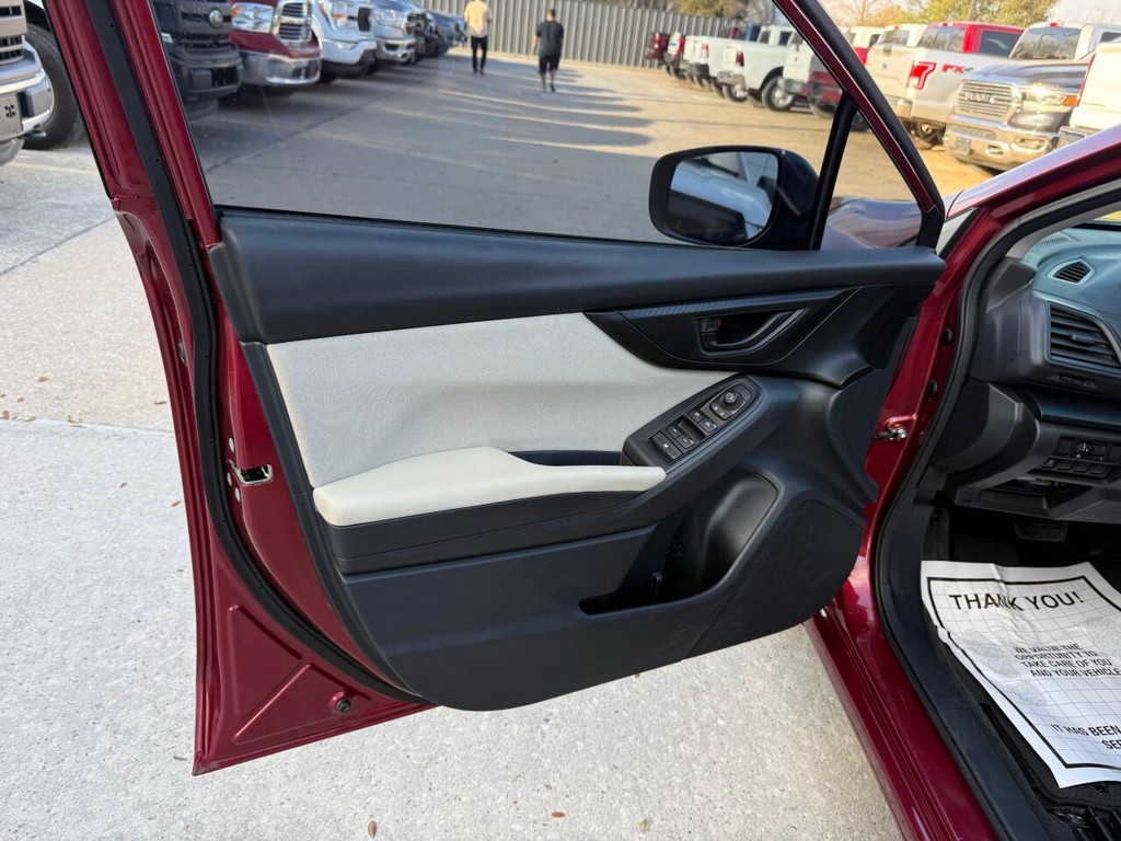 Subaru Impreza Vehicle Full-screen Gallery Image 08