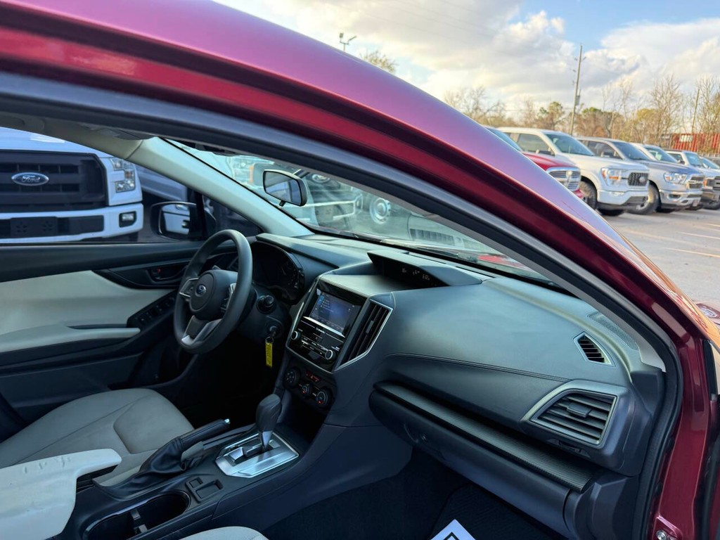 Subaru Impreza Vehicle Full-screen Gallery Image 09