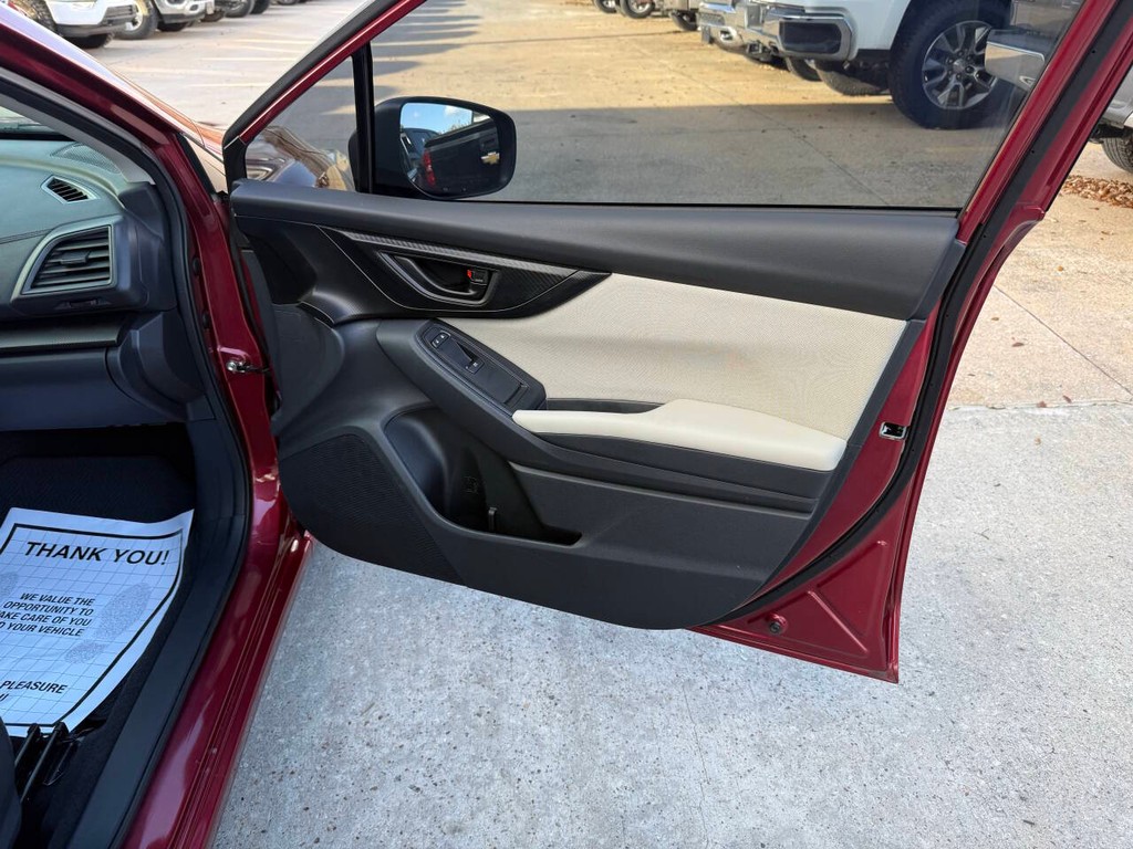 Subaru Impreza Vehicle Full-screen Gallery Image 11