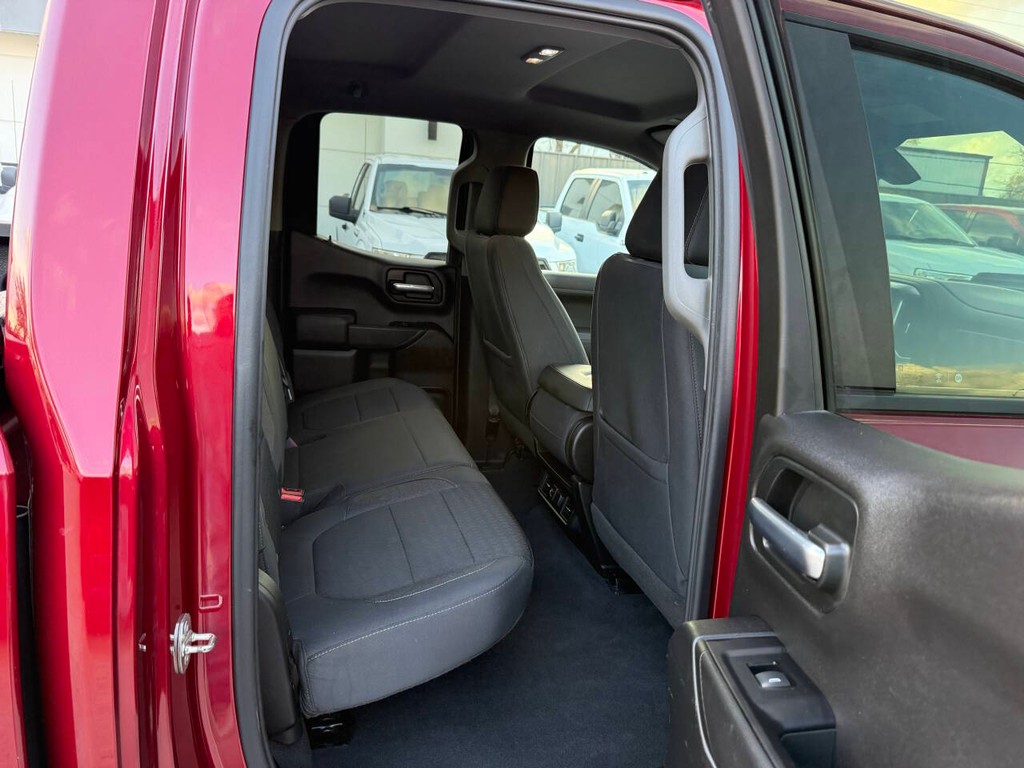 Chevrolet Silverado 1500 Vehicle Full-screen Gallery Image 15