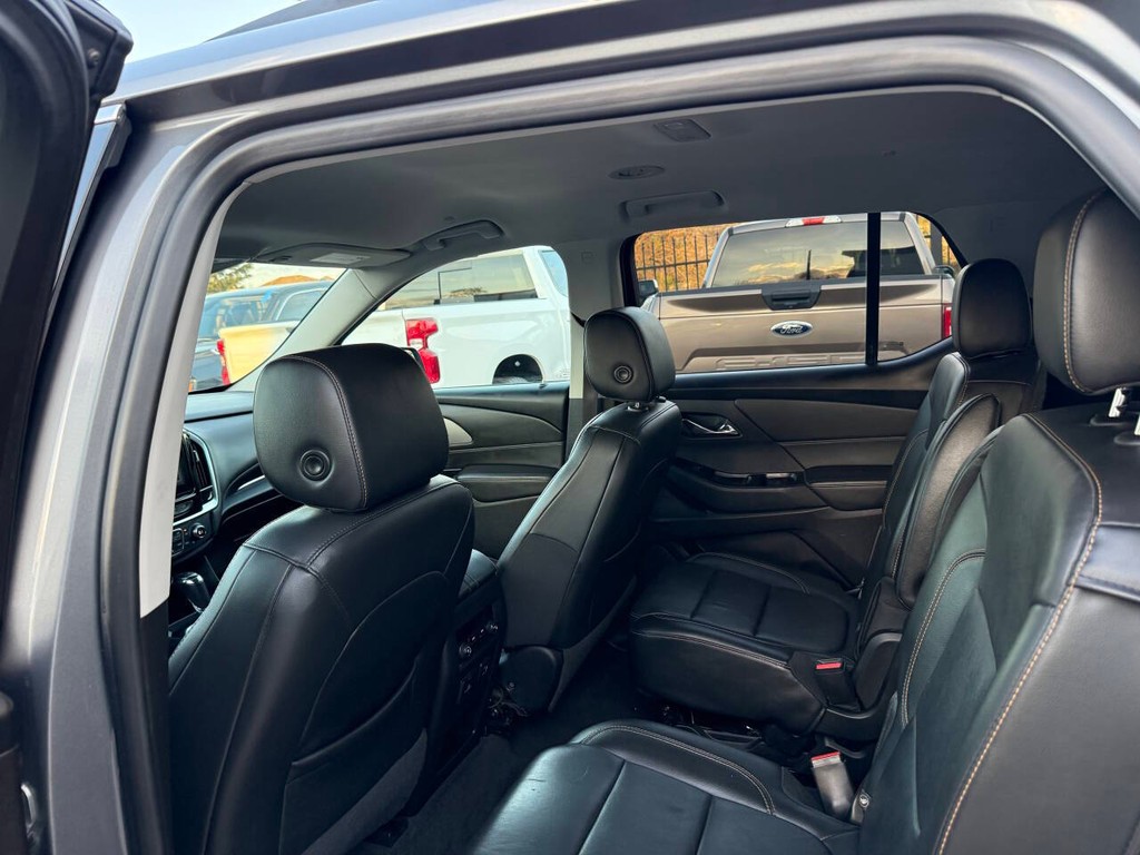 Chevrolet Traverse Vehicle Full-screen Gallery Image 12