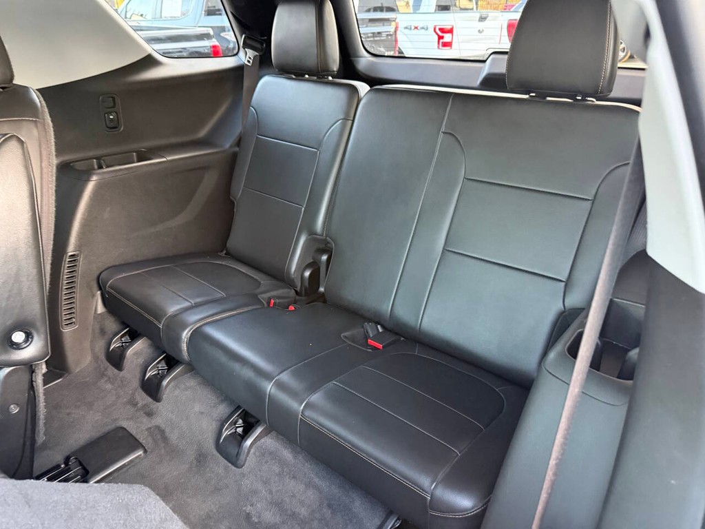 Chevrolet Traverse Vehicle Full-screen Gallery Image 14