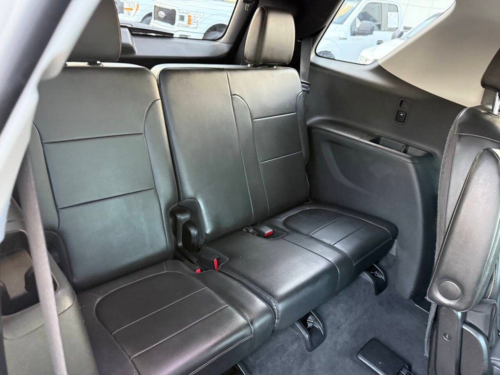 Chevrolet Traverse Vehicle Full-screen Gallery Image 17