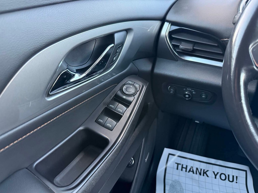 Chevrolet Traverse Vehicle Full-screen Gallery Image 32