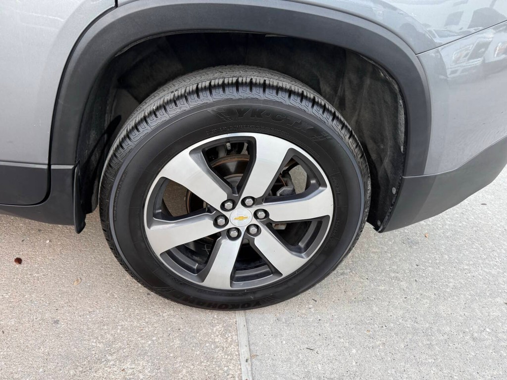 Chevrolet Traverse Vehicle Full-screen Gallery Image 37