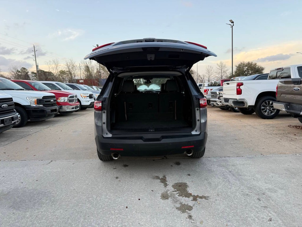 Chevrolet Traverse Vehicle Full-screen Gallery Image 38