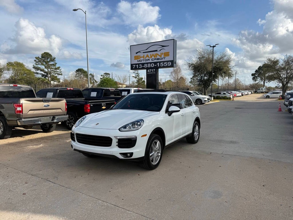 Porsche Cayenne Vehicle Full-screen Gallery Image 03