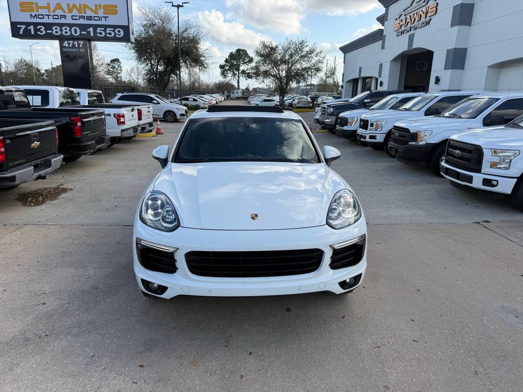 Porsche Cayenne Vehicle Full-screen Gallery Image 40