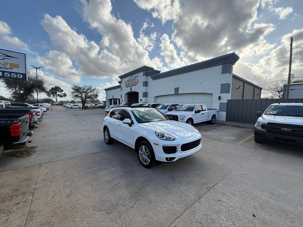Porsche Cayenne Vehicle Full-screen Gallery Image 45