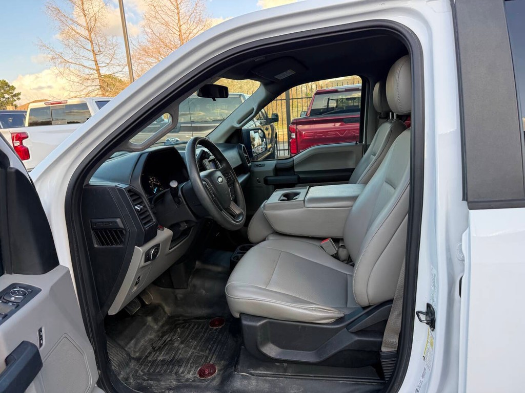 Ford F-150 Vehicle Full-screen Gallery Image 07