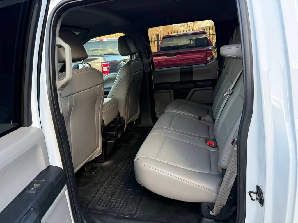 Ford F-150 Vehicle Full-screen Gallery Image 13