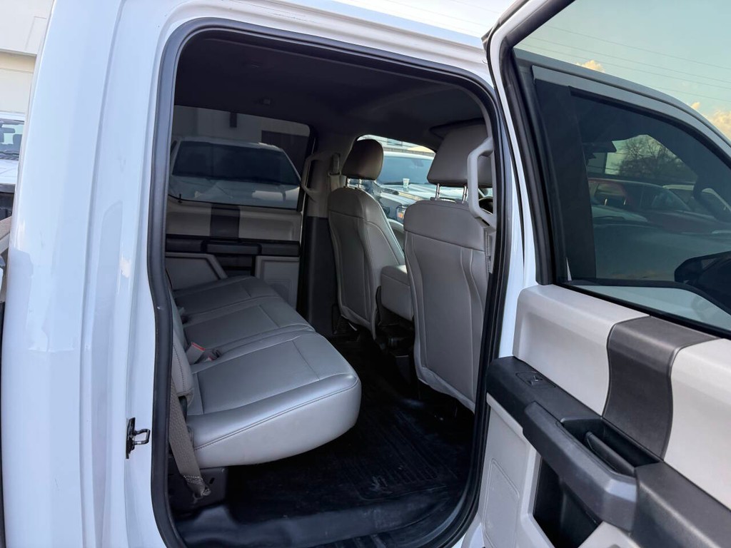 Ford F-150 Vehicle Full-screen Gallery Image 15