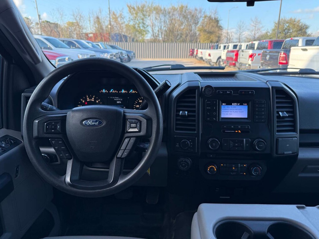 Ford F-150 Vehicle Full-screen Gallery Image 21