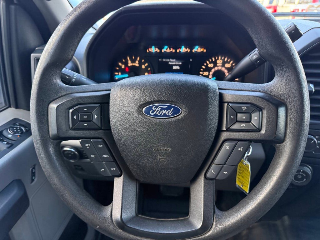 Ford F-150 Vehicle Full-screen Gallery Image 23