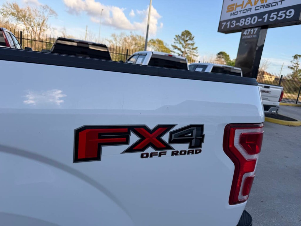 Ford F-150 Vehicle Full-screen Gallery Image 36