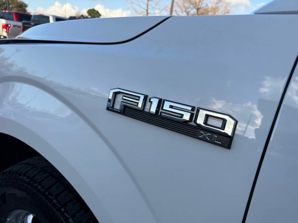 Ford F-150 Vehicle Full-screen Gallery Image 37