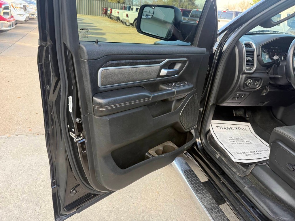 Ram 1500 Vehicle Full-screen Gallery Image 08