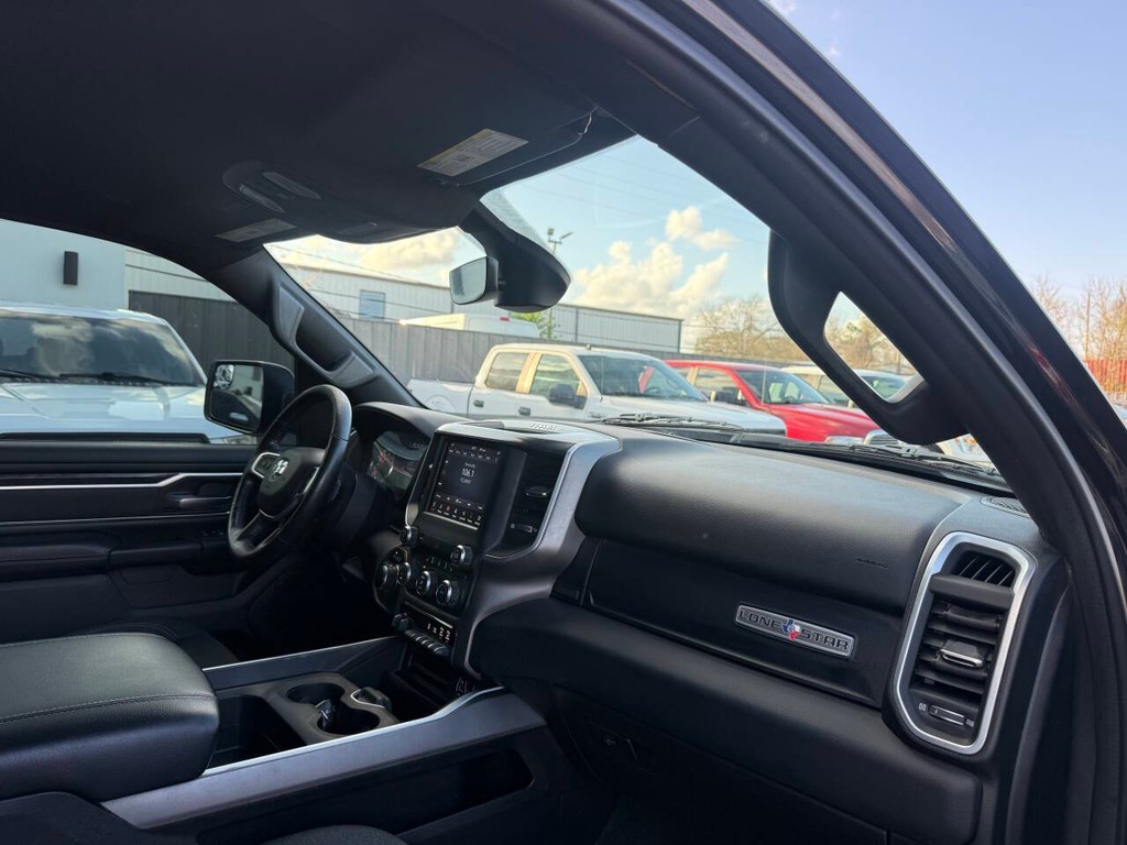 Ram 1500 Vehicle Full-screen Gallery Image 09