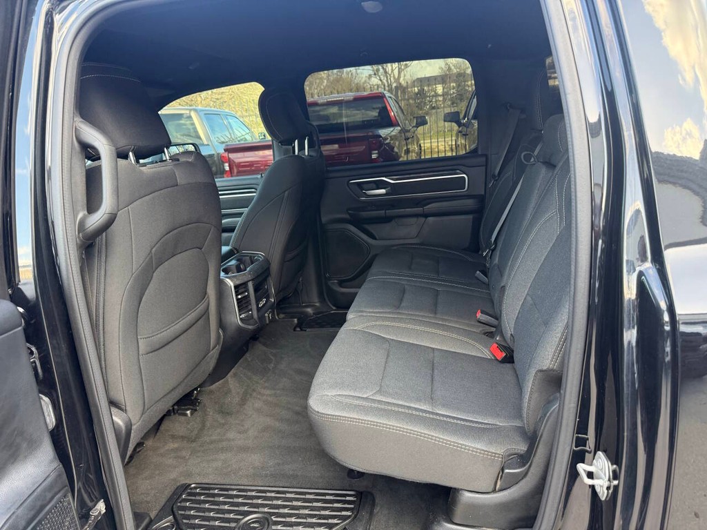 Ram 1500 Vehicle Full-screen Gallery Image 13