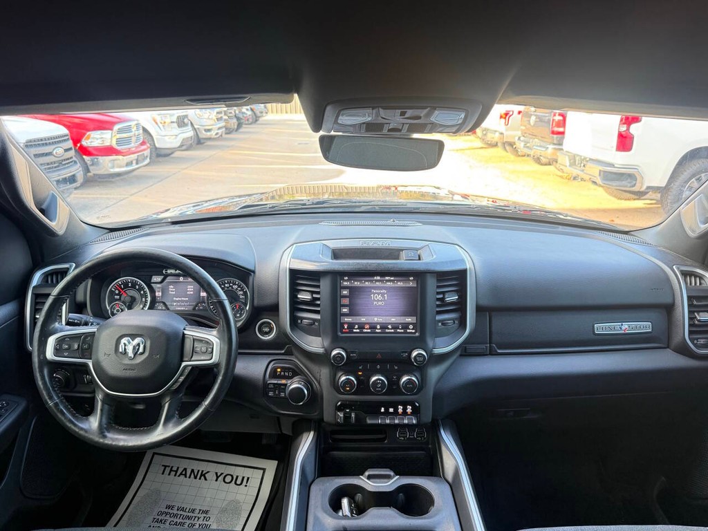 Ram 1500 Vehicle Full-screen Gallery Image 17