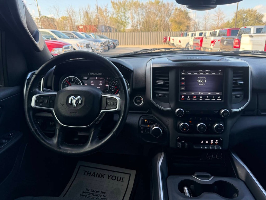 Ram 1500 Vehicle Full-screen Gallery Image 21