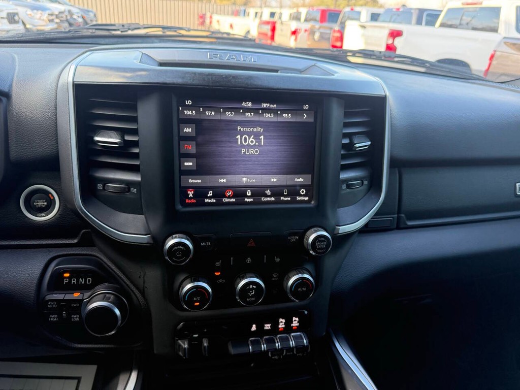 Ram 1500 Vehicle Full-screen Gallery Image 24