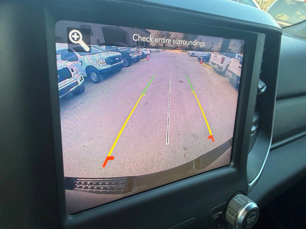 Ram 1500 Vehicle Full-screen Gallery Image 26