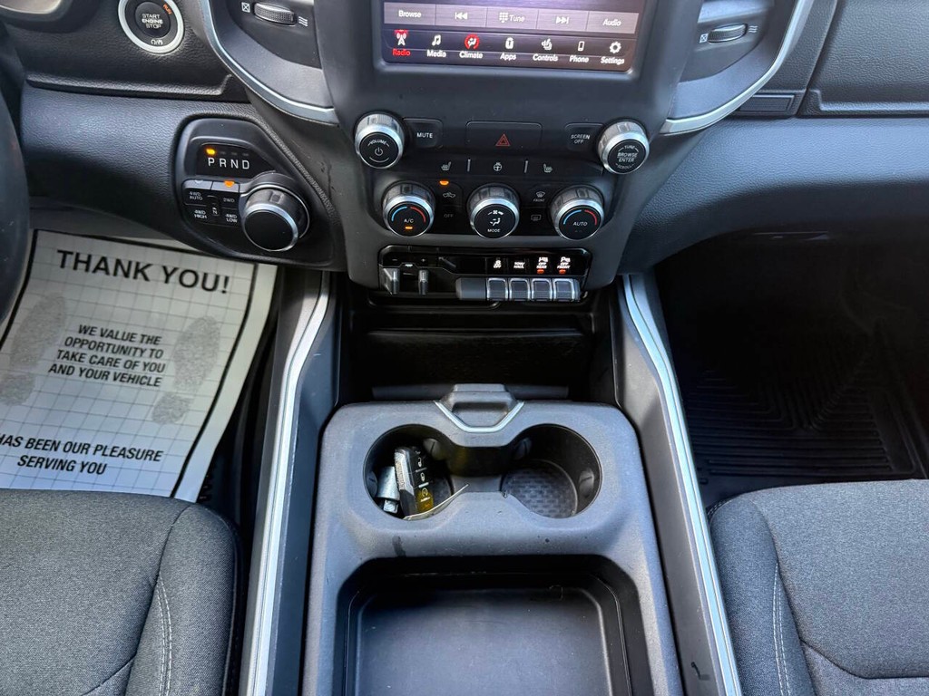 Ram 1500 Vehicle Full-screen Gallery Image 29