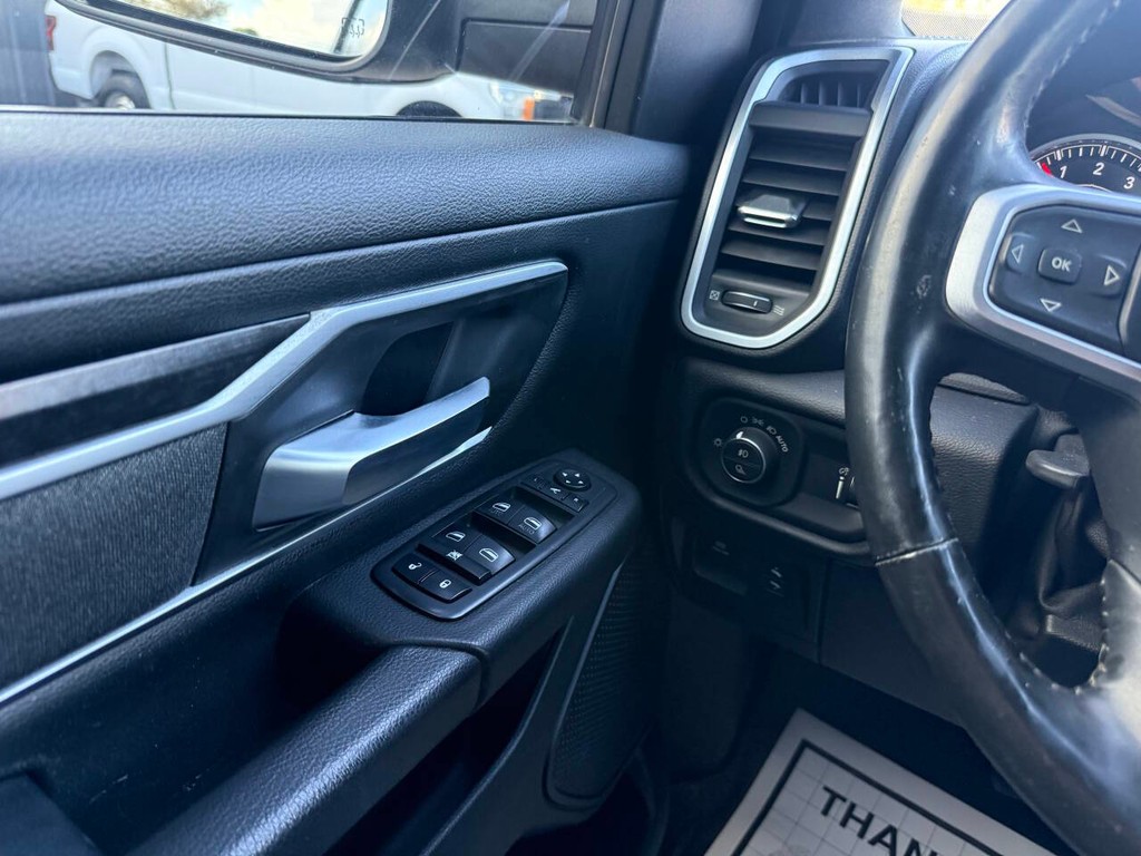 Ram 1500 Vehicle Full-screen Gallery Image 30