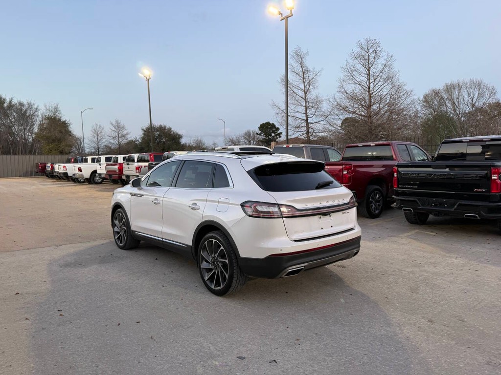 Lincoln Nautilus Vehicle Full-screen Gallery Image 04