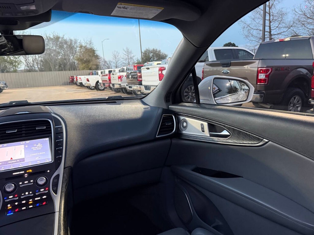 Lincoln Nautilus Vehicle Full-screen Gallery Image 20