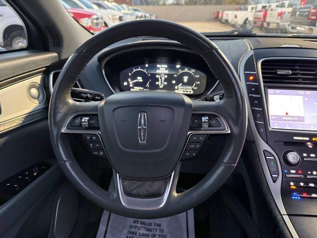 Lincoln Nautilus Vehicle Full-screen Gallery Image 22