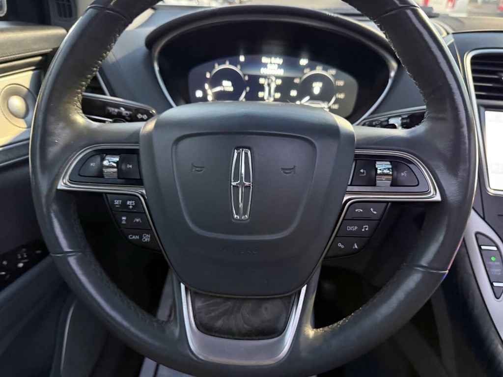 Lincoln Nautilus Vehicle Full-screen Gallery Image 23