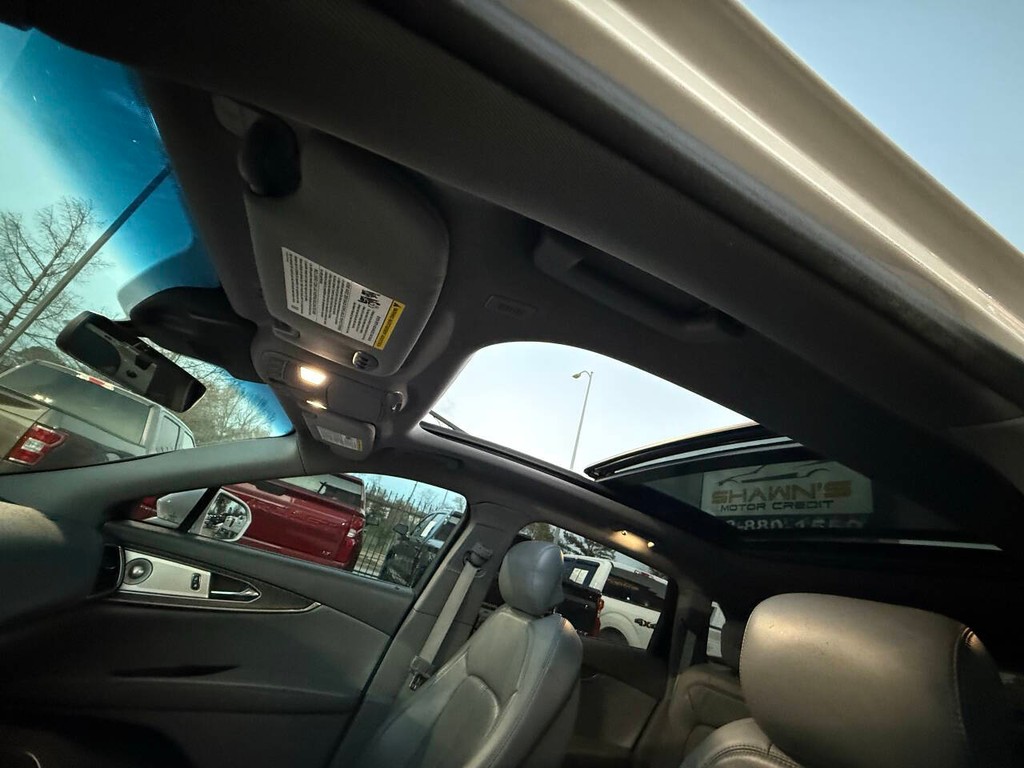 Lincoln Nautilus Vehicle Full-screen Gallery Image 30