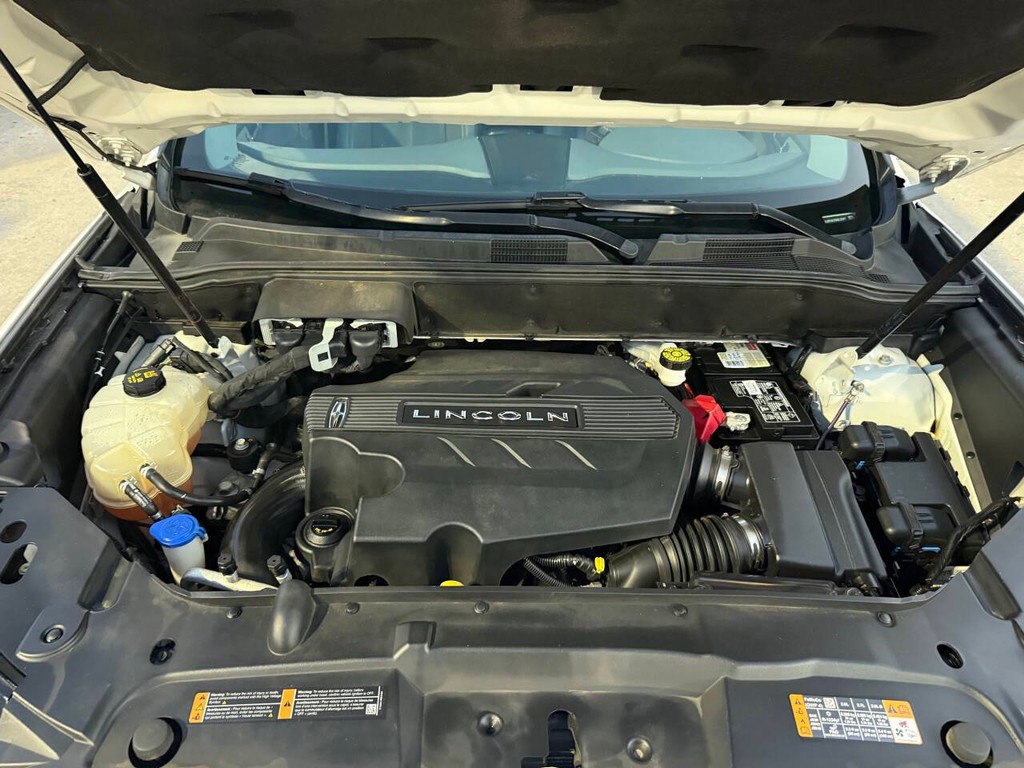 Lincoln Nautilus Vehicle Full-screen Gallery Image 35