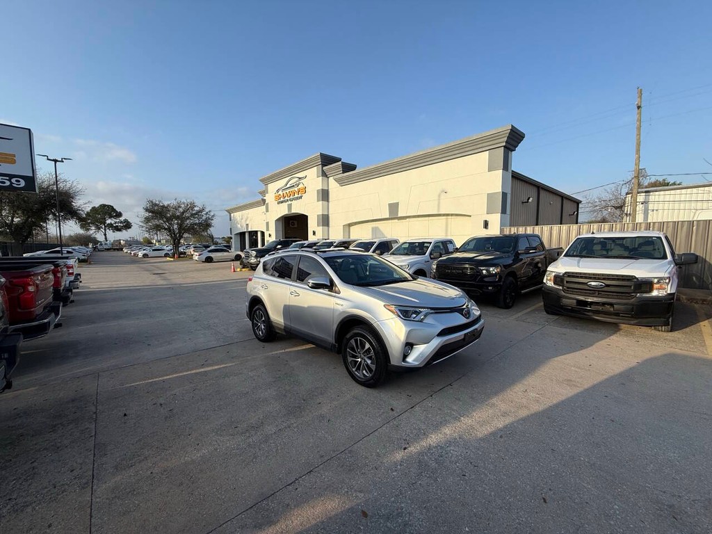 Toyota RAV4 Hybrid Vehicle Full-screen Gallery Image 46