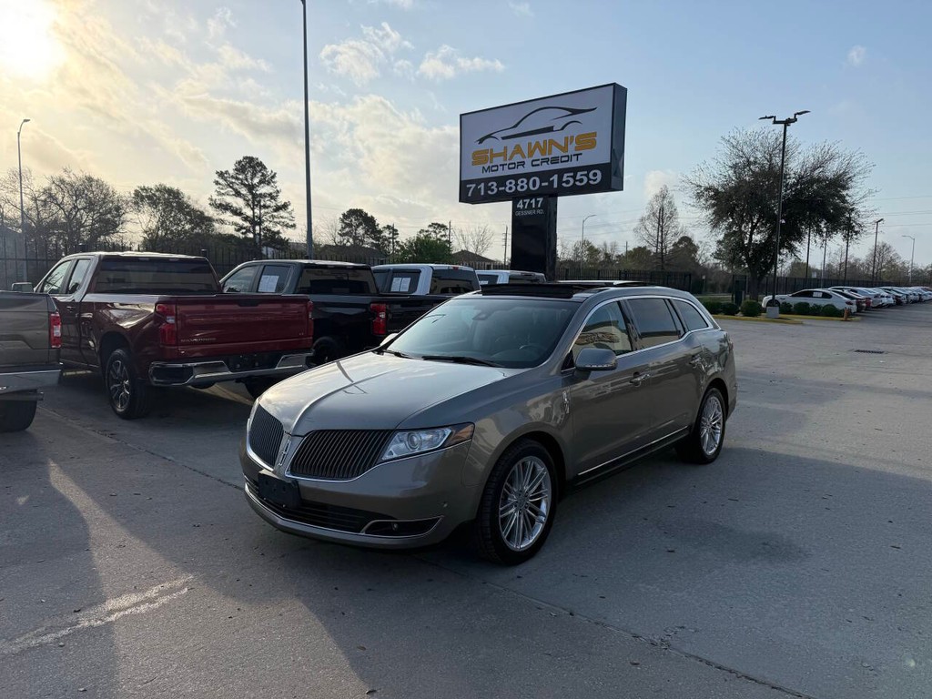 Lincoln MKT Vehicle Full-screen Gallery Image 03