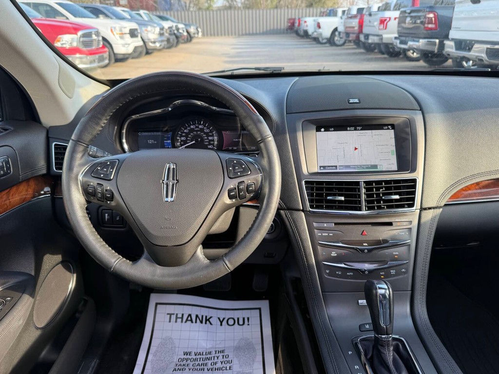 Lincoln MKT Vehicle Full-screen Gallery Image 23