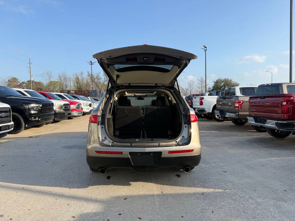 Lincoln MKT Vehicle Full-screen Gallery Image 40