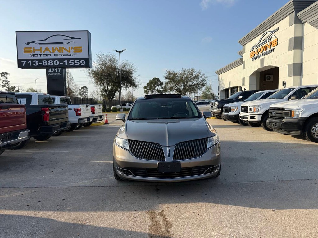 Lincoln MKT Vehicle Full-screen Gallery Image 44