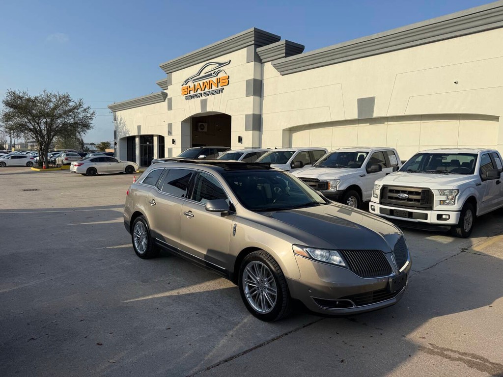 Lincoln MKT Vehicle Full-screen Gallery Image 46