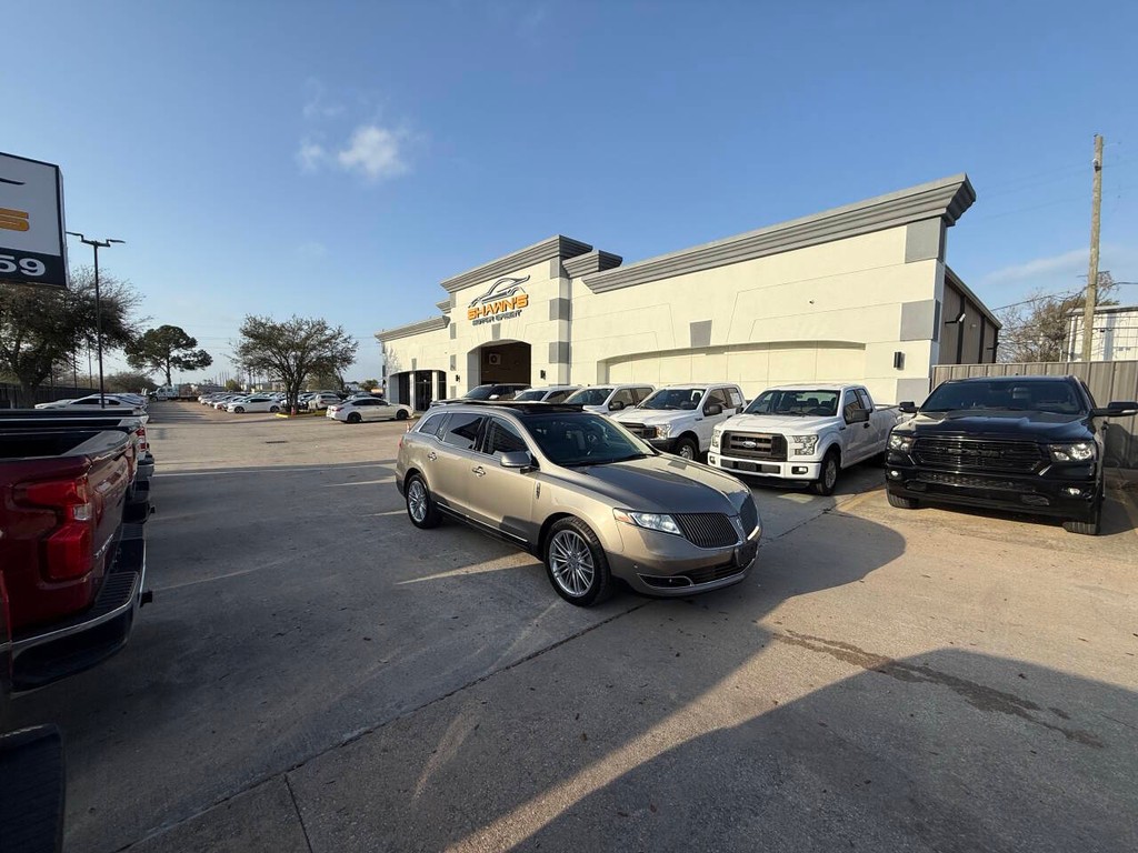 Lincoln MKT Vehicle Full-screen Gallery Image 48