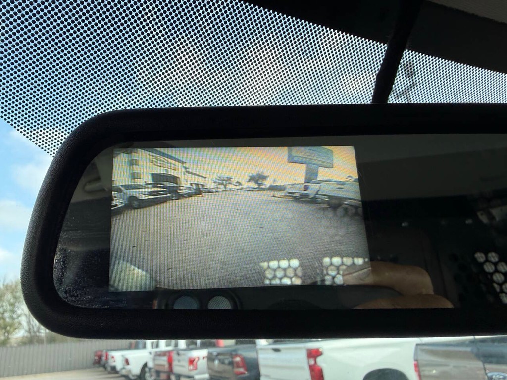 GMC Savana Cargo Van Vehicle Full-screen Gallery Image 19