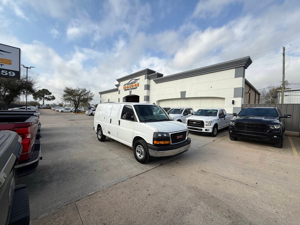 GMC Savana Cargo Van Vehicle Full-screen Gallery Image 39