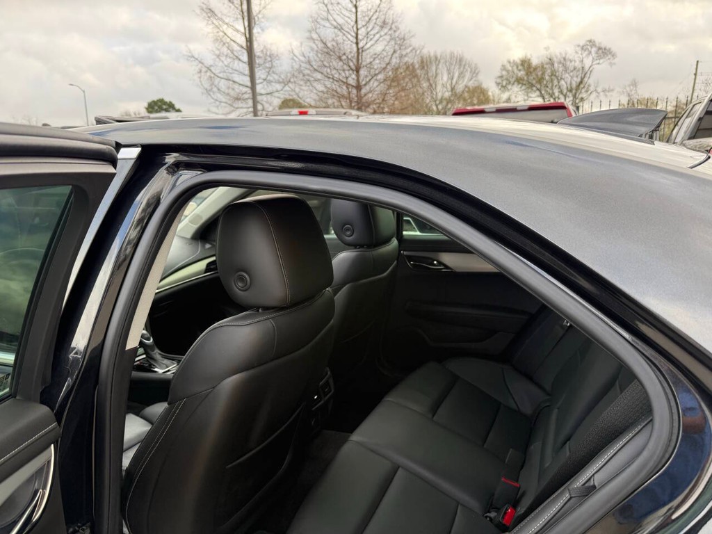 Cadillac ATS Sedan Vehicle Full-screen Gallery Image 14