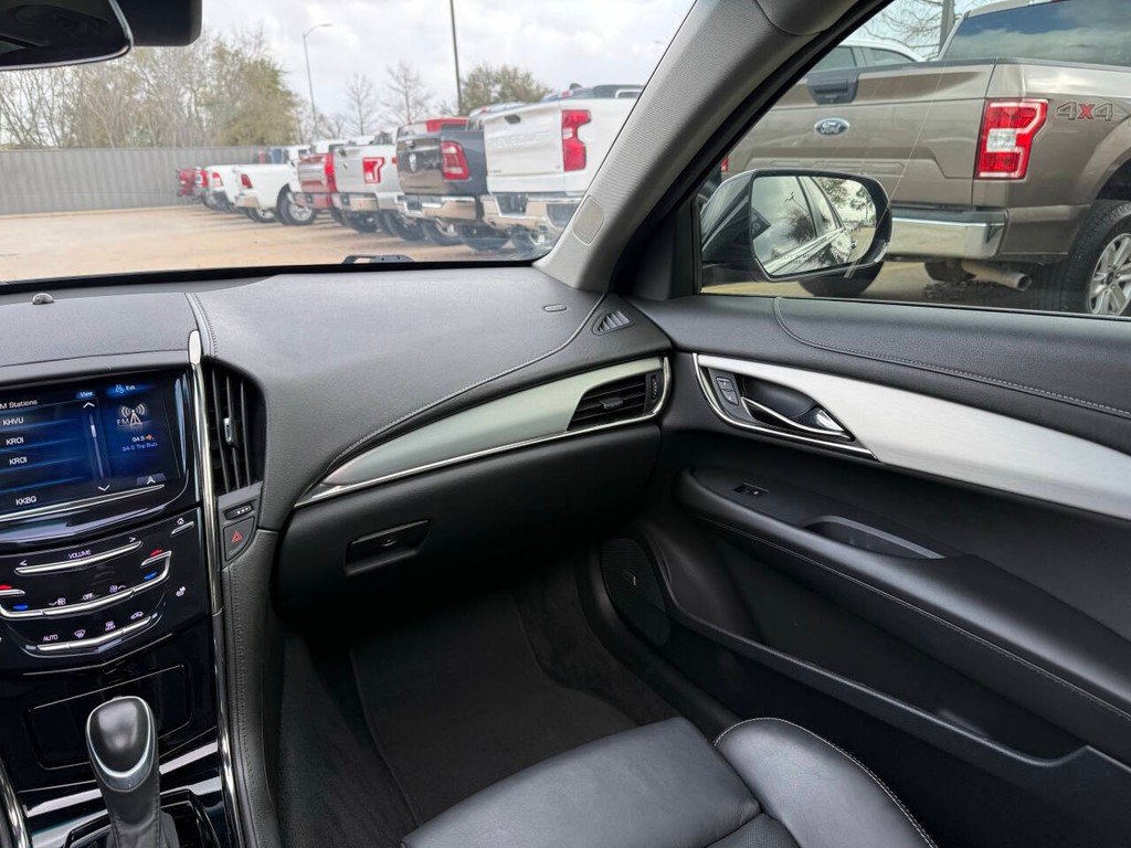 Cadillac ATS Sedan Vehicle Full-screen Gallery Image 22