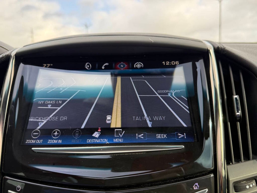 Cadillac ATS Sedan Vehicle Full-screen Gallery Image 27