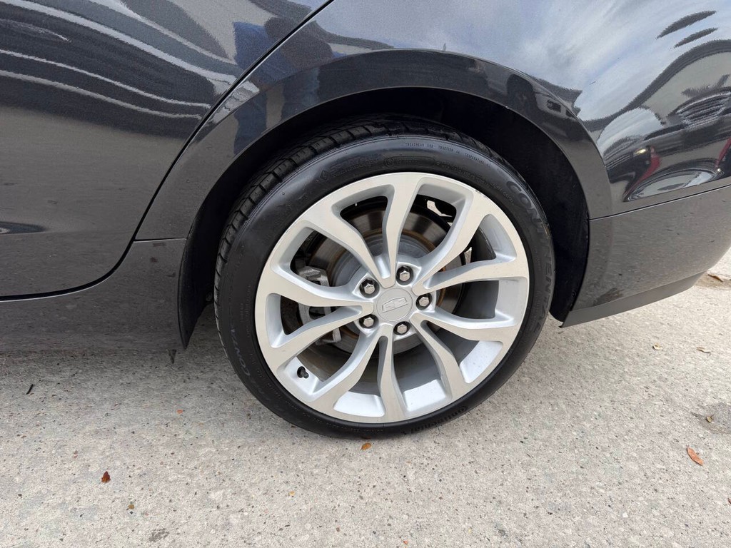 Cadillac ATS Sedan Vehicle Full-screen Gallery Image 37