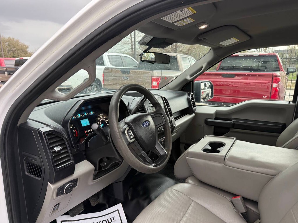 Ford F-150 Vehicle Full-screen Gallery Image 06